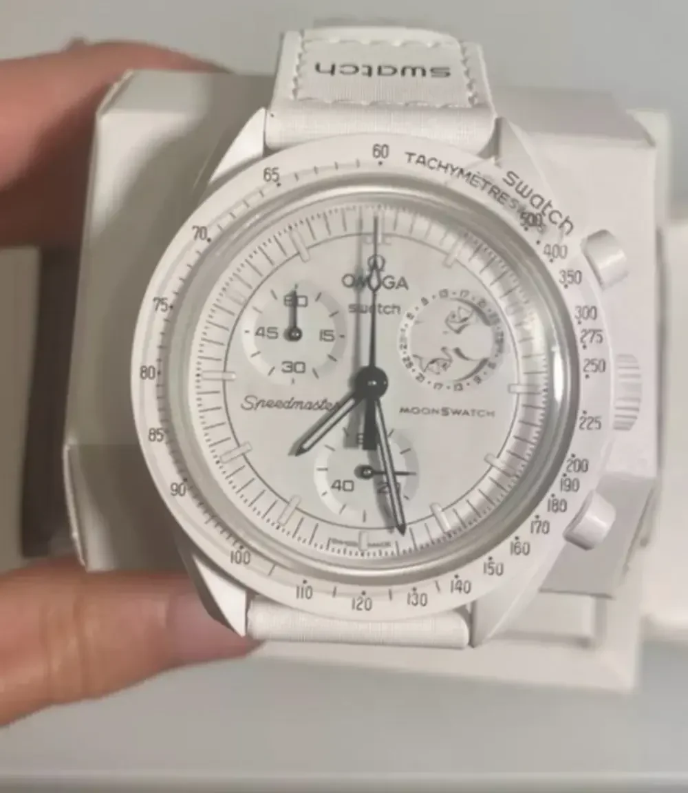Omega x Swatch Mission to the Moonphase “Snoopy” bioceramic White